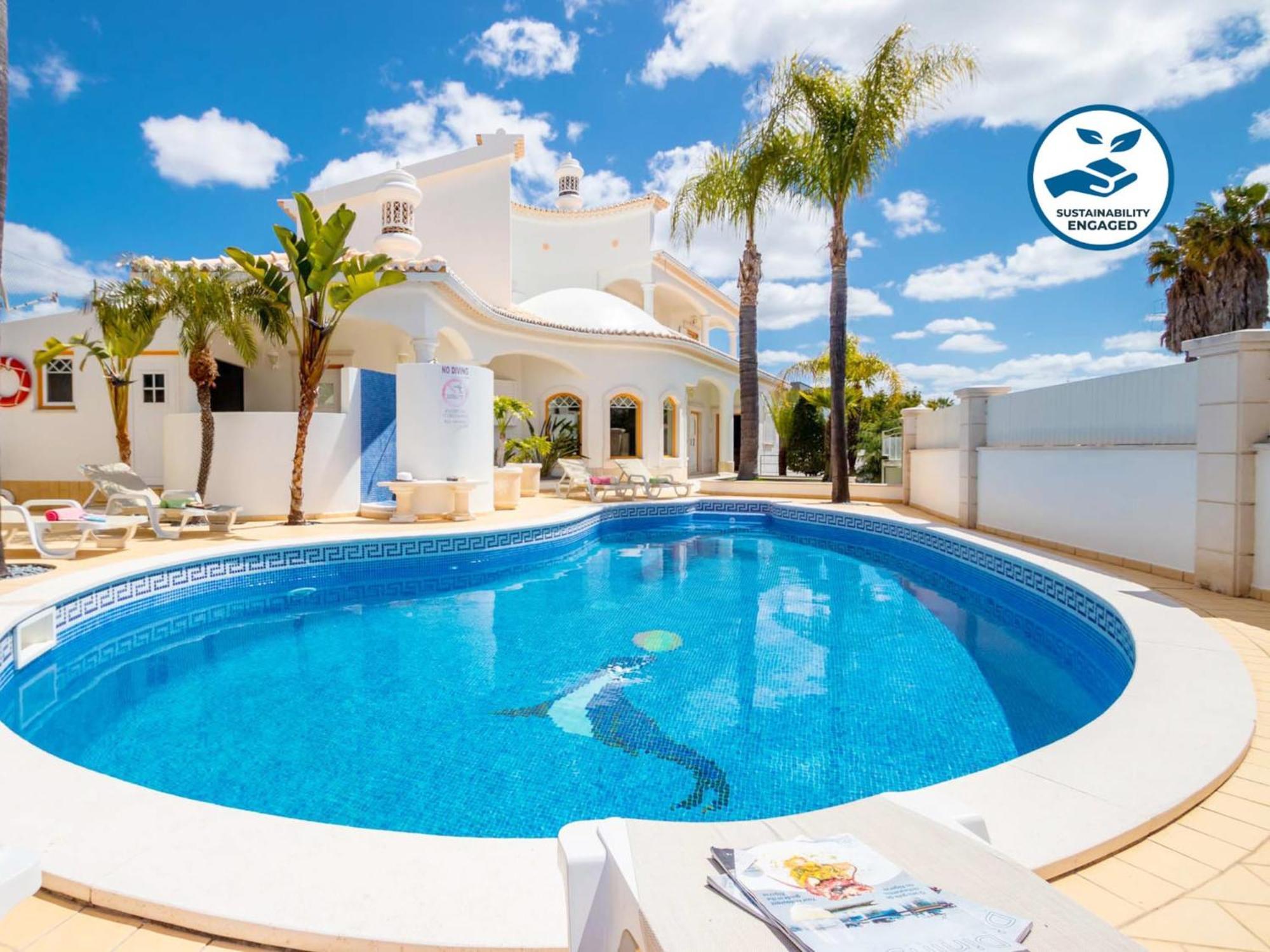 Magnificant Heated Swimming Pool, Free Wifi *